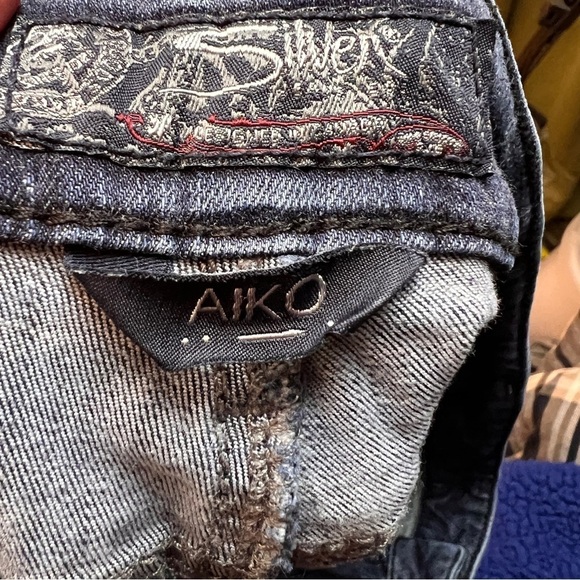 SILVER AIKO HIGH SUPER SKINNY JEANS. Embroidered back pockets. Size 34/31 - Picture 9 of 10